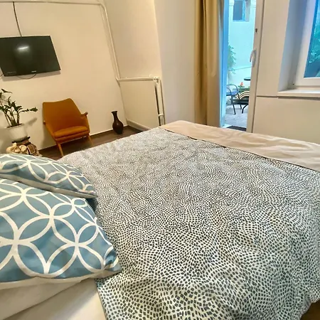 Apartment Two With Bath