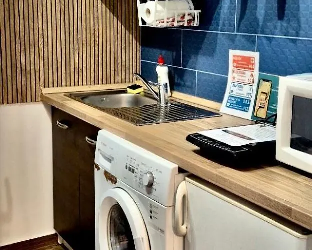 Apartment Two With Bath *